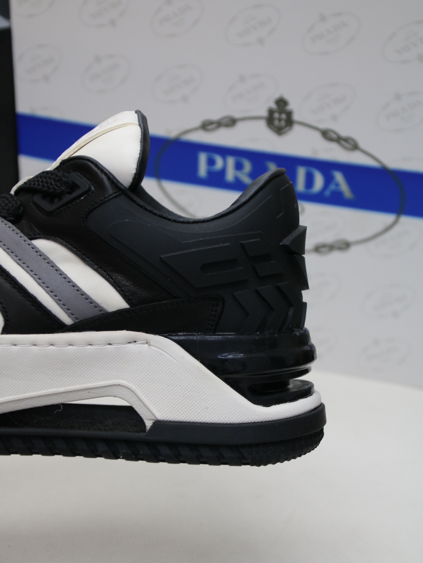 PRADA Casual - Formal PCL9 - Image 2