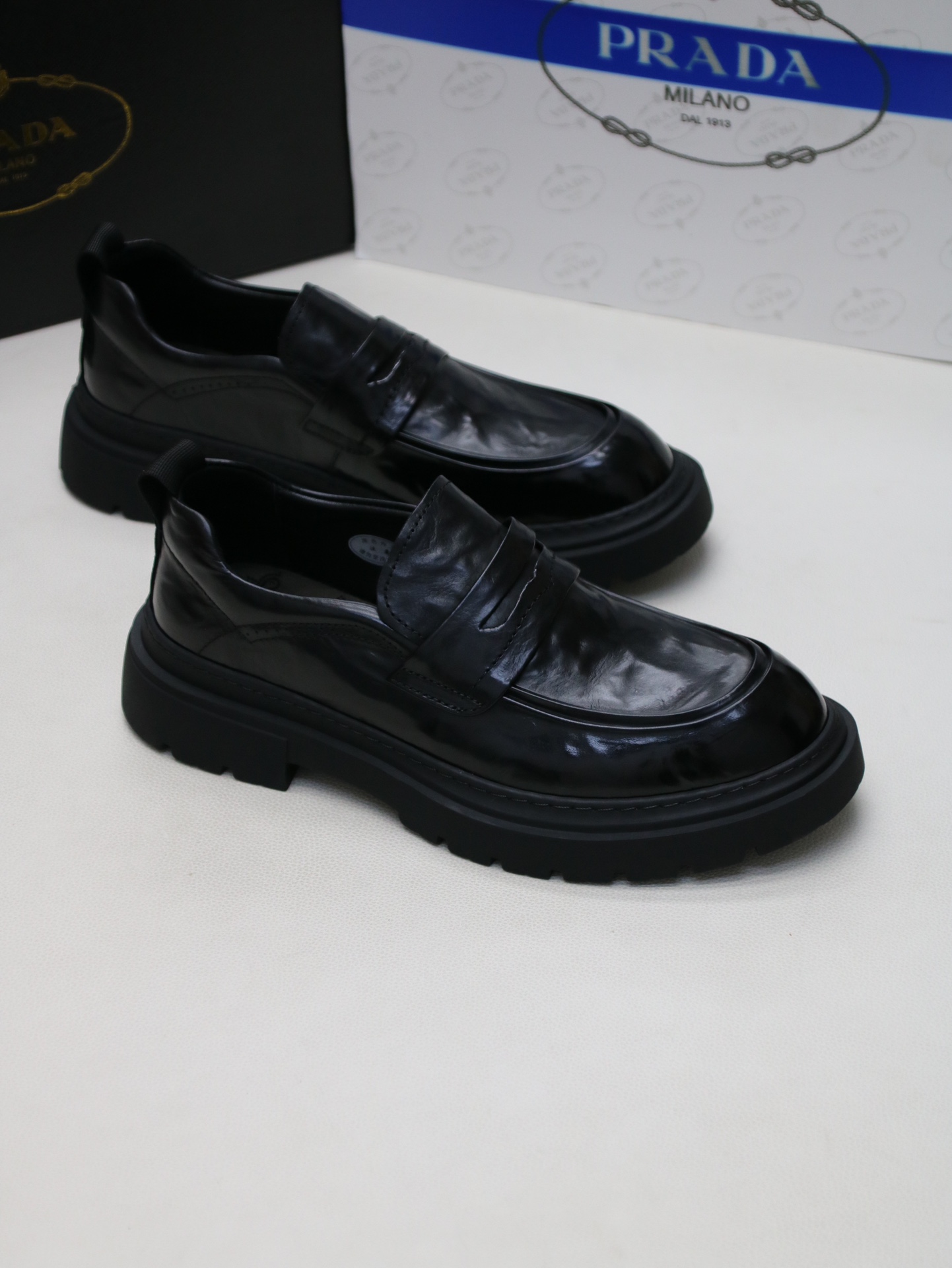 PRADA Black Leather Casual - Formal PCL5