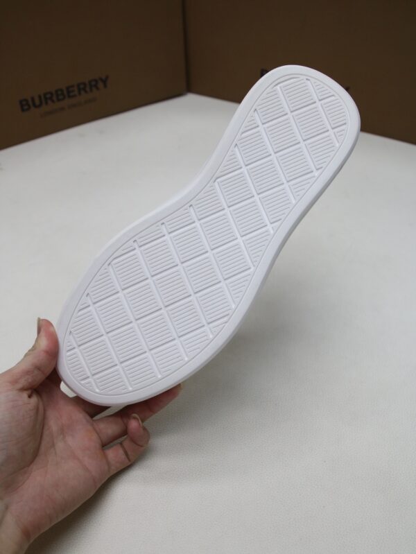 BURBERRY-BB1-White - Image 3