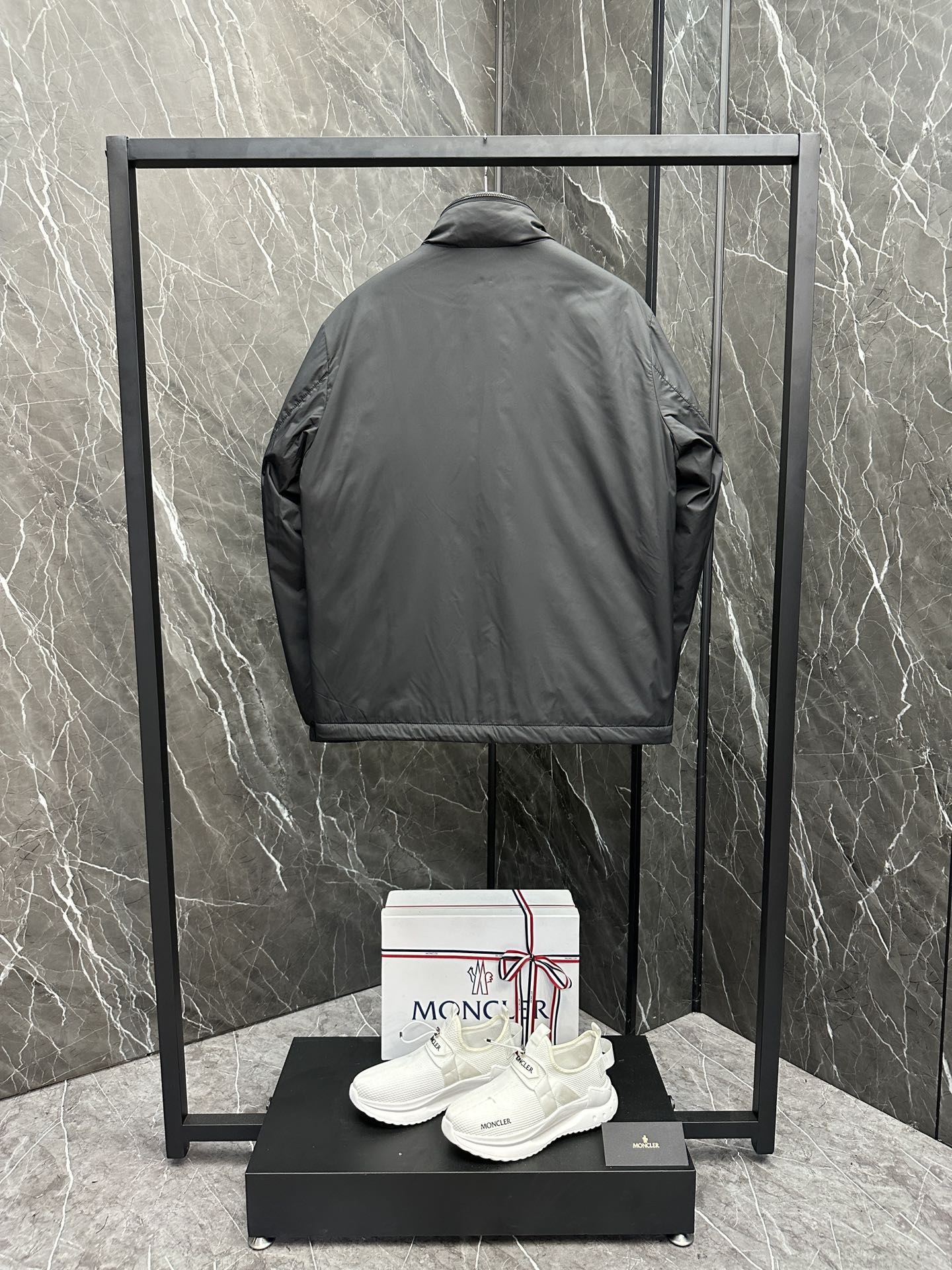 Moncler Light Business Men's Jacket - Image 2