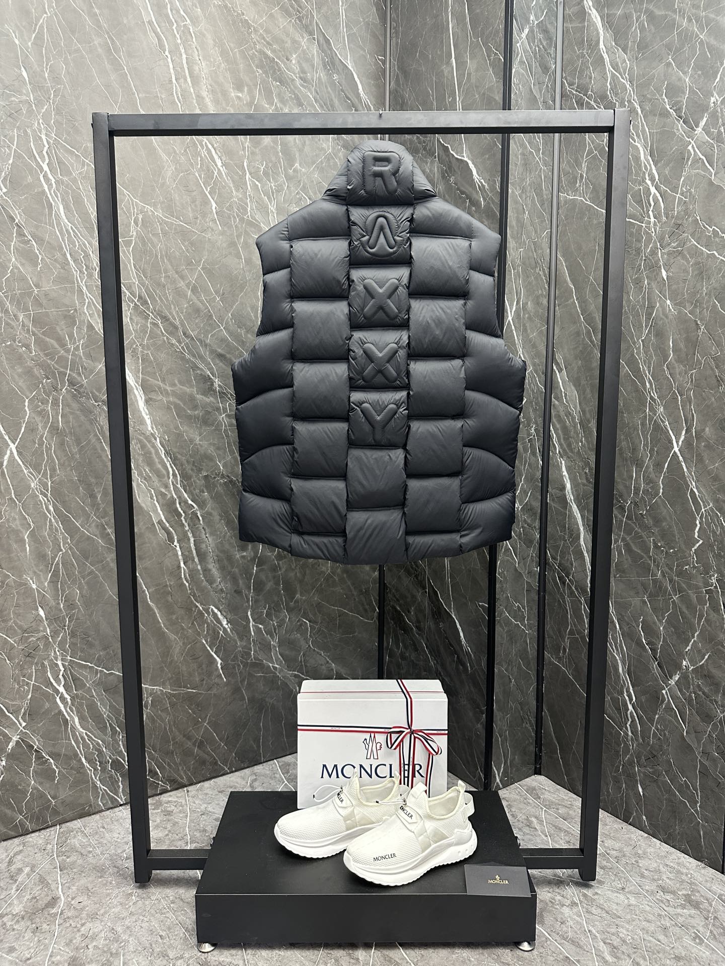 MONCLER - リリー Moncler | 1017 ALYX 9SM | Shoot in the alps