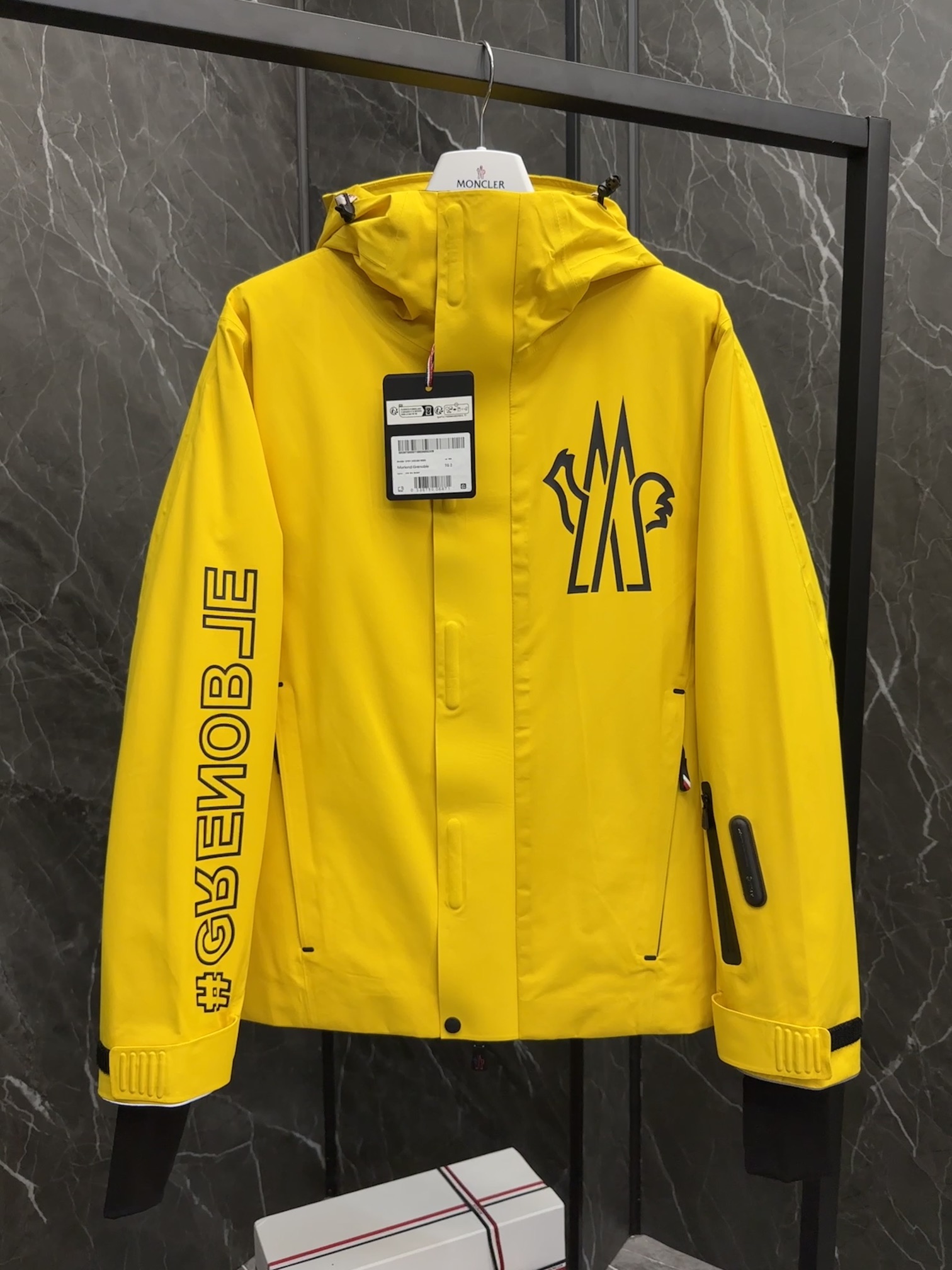 Moncler Moriond Ski Jacket - Image 5