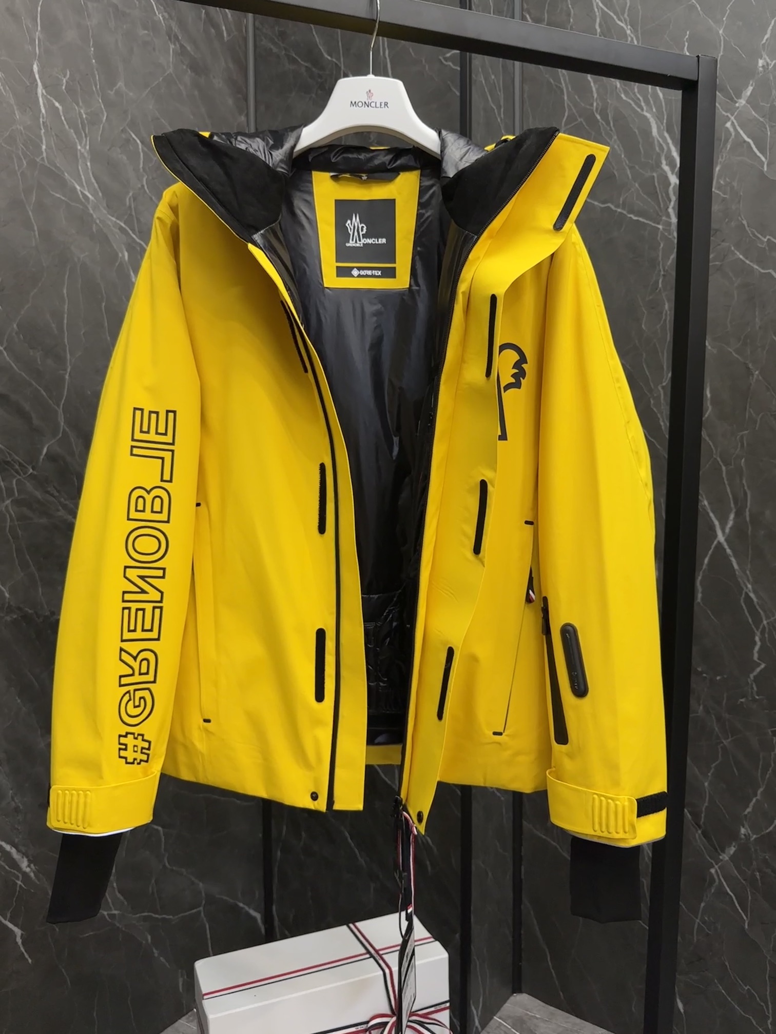 Moncler Moriond Ski Jacket - Image 3